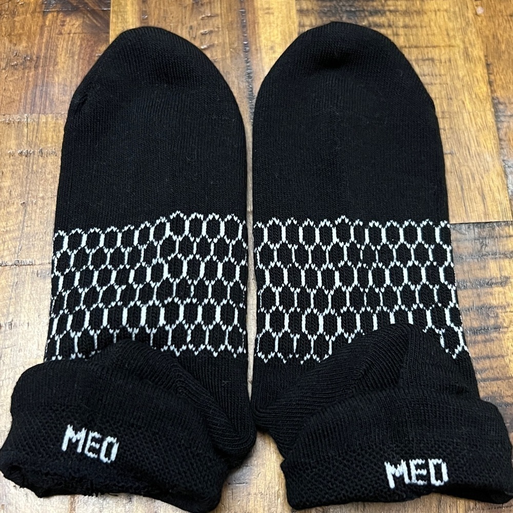 Bombas Men’s All Performance Black and White Athletic Socks. NWOT - Picture 4 of 5